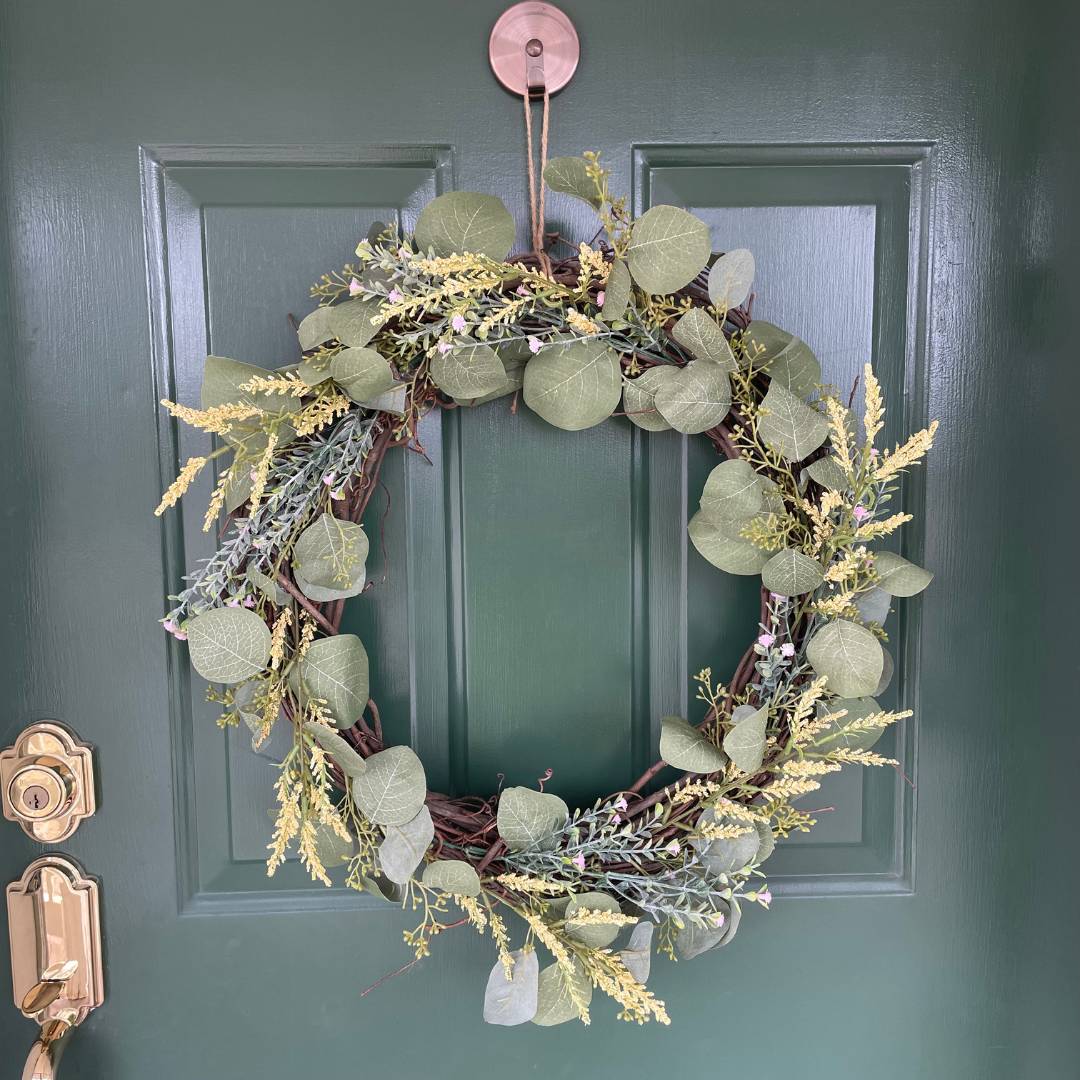 Simple DIY Eucalyptus Wreath